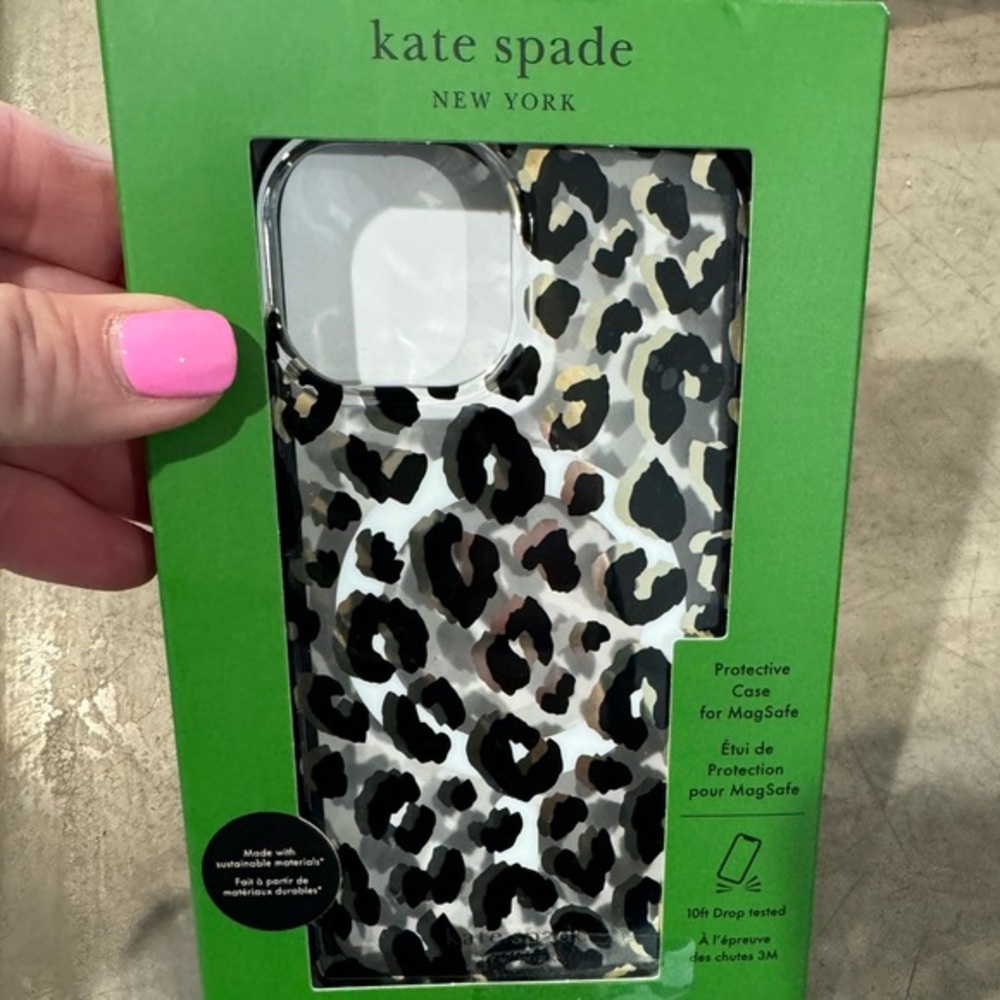 KATE SPADE ♠️ iPhone case in animal print! Pretty and practice! 10 ft drop test!